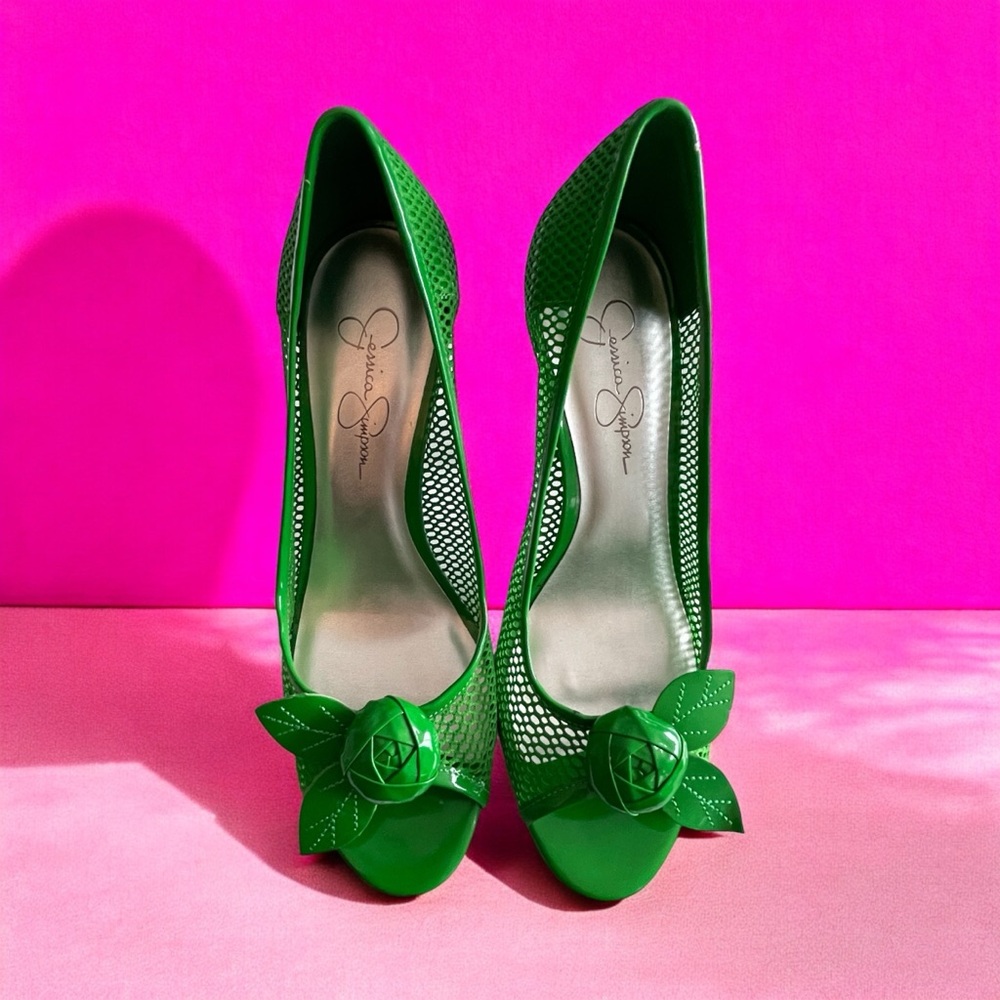 Jessica Simpson, Patent Leather, Adorable and Fun Summer/Spring Heel💚